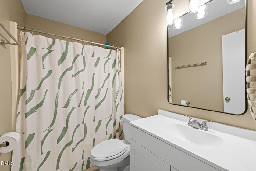 Welcome to this charming end-unit townhome in the desirable - photo 18