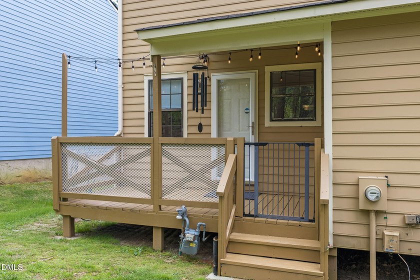 Welcome to this charming end-unit townhome in the desirable - photo 23