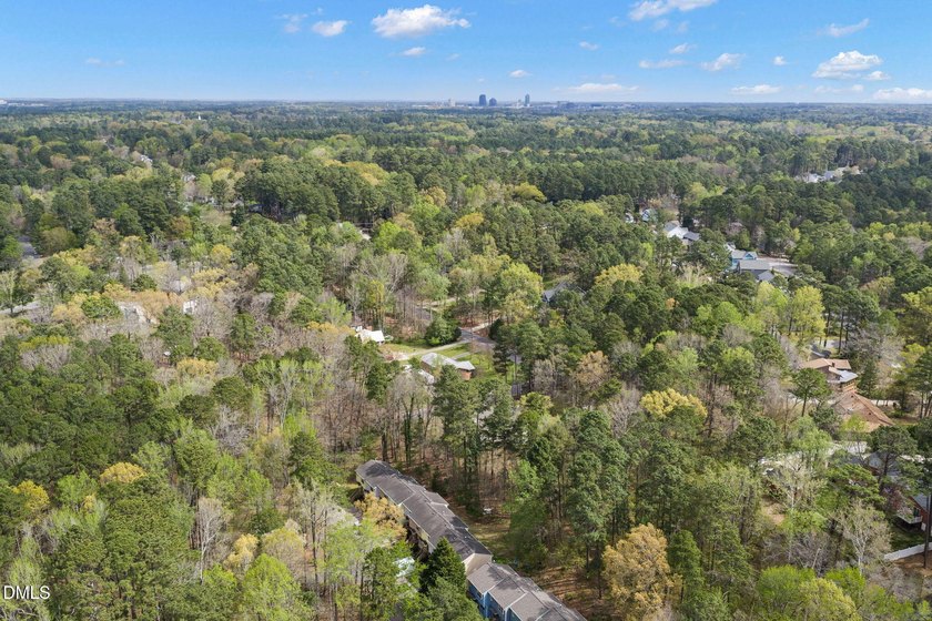 Welcome to this charming end-unit townhome in the desirable - photo 30
