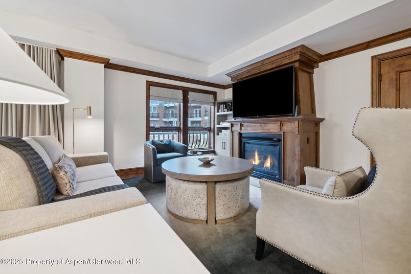 2024 renovations completed (including new decor, furniture - photo 3