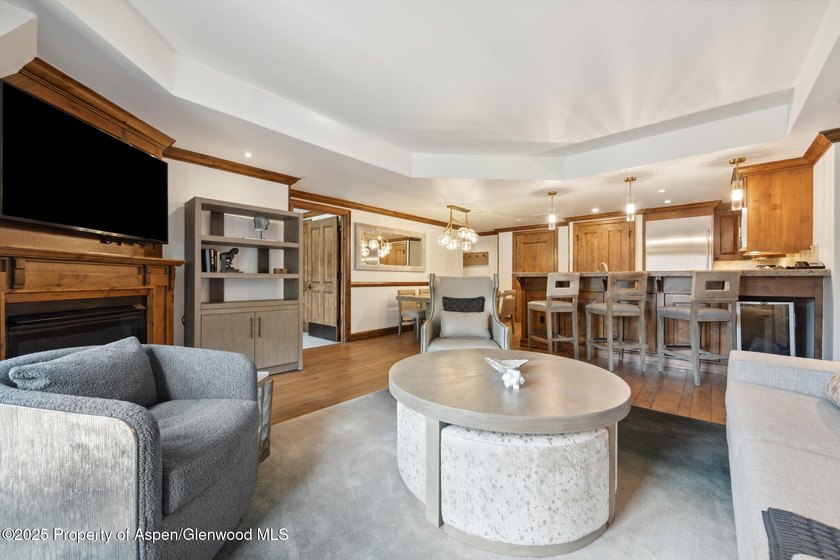2024 renovations completed (including new decor, furniture - photo 4