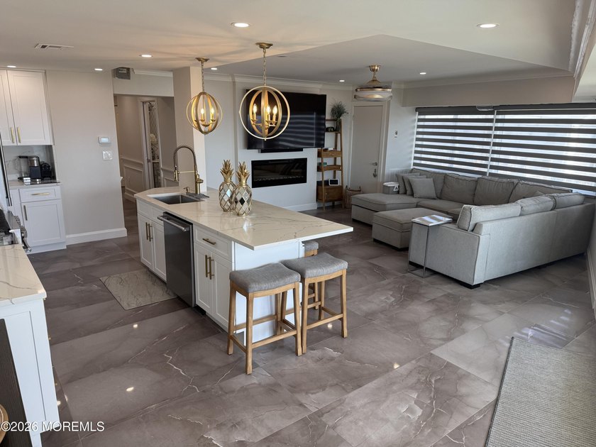 Rare opportunity to own this gorgeous oceanfront/ocean view - photo 11