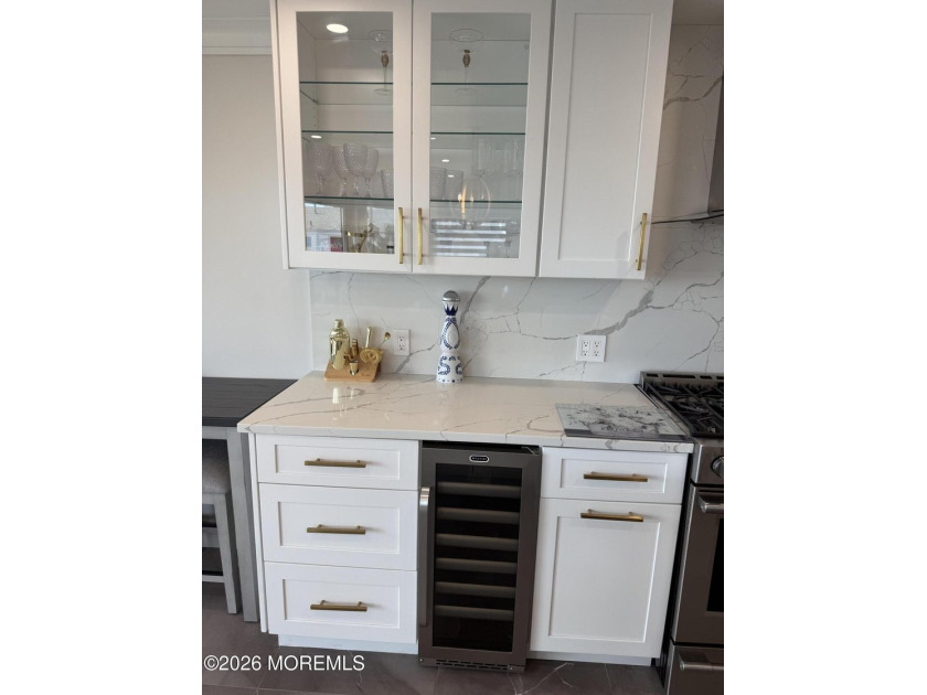 Rare opportunity to own this gorgeous oceanfront/ocean view - photo 13