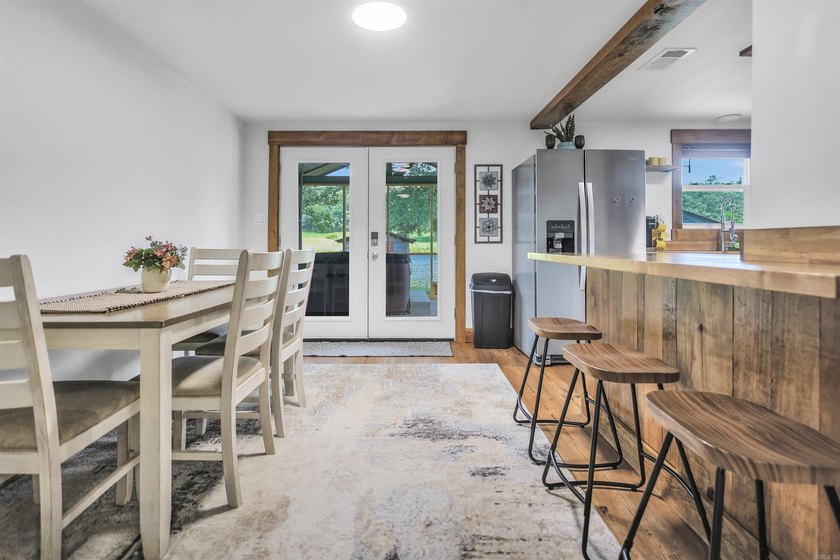 This completely remodeled 4 bedroom 2 bath, fully furnished home - photo 15