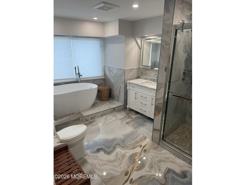 Rare opportunity to own this gorgeous oceanfront/ocean view - photo 22