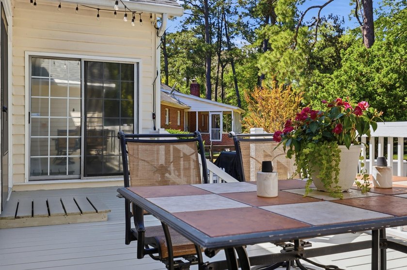 Saltwater pool, golf-course frontage, and oak hardwoods - photo 45