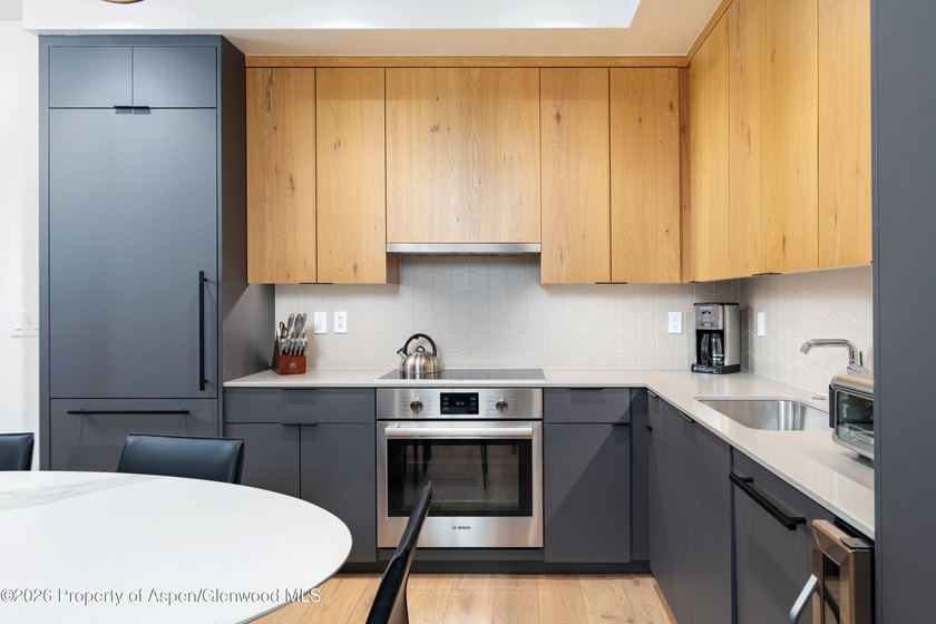 Electric Pass Lodge Residence 503, a pristine 2-bed/2-bath condo - photo 4