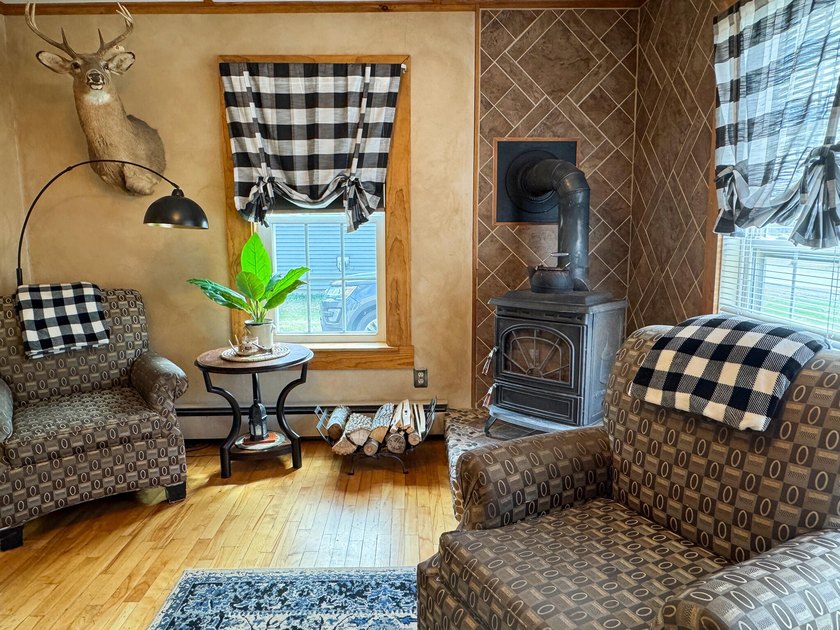 Beautiful 4-bedroom 1.5 bath home close to ATV trails. If you've - photo 12
