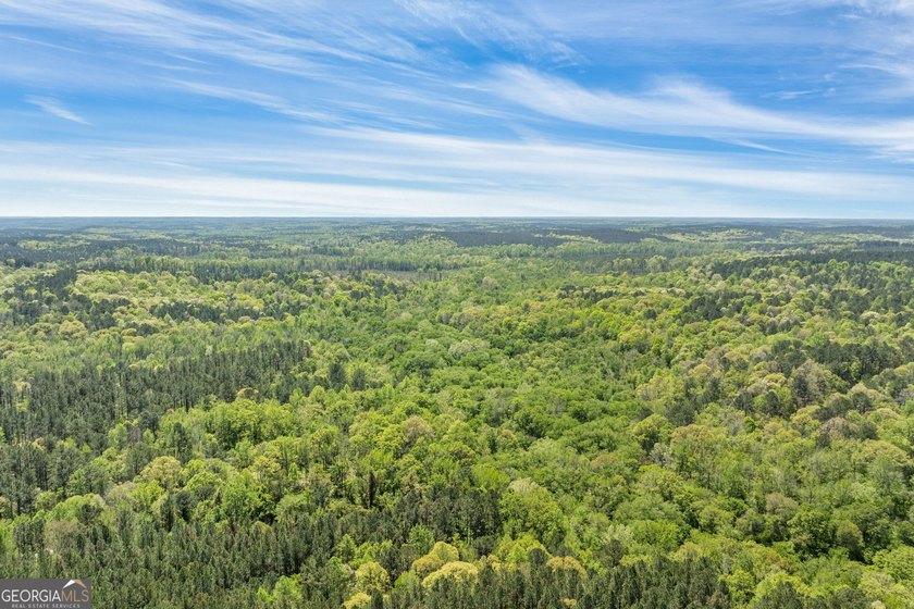 Discover the perfect blend of seclusion, natural beauty and - photo 15