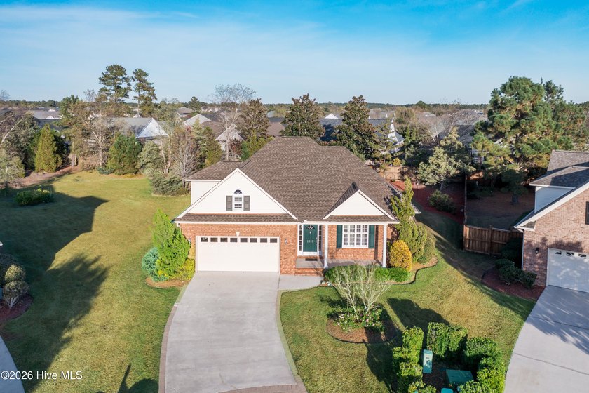Beautiful brick home tucked away on a private cul-de-sac lot in - photo 18