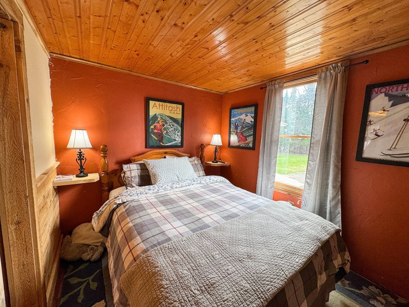 Beautiful 4-bedroom 1.5 bath home close to ATV trails. If you've - photo 18