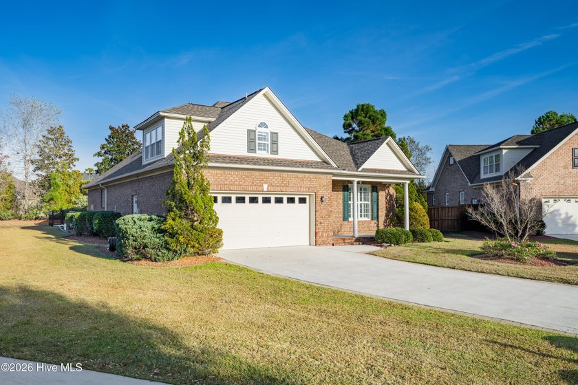 Beautiful brick home tucked away on a private cul-de-sac lot in - photo 19