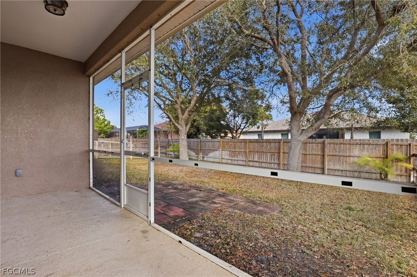 APPROVED SHORT SALE! Spacious and move in ready! This - photo 35
