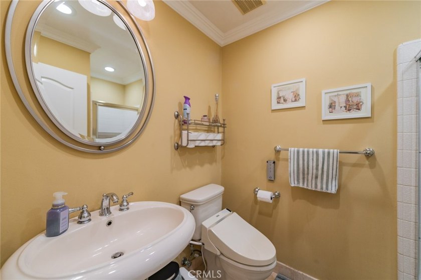 Hidden Gem for your Life-Style! Move-in Ready. Unobstructed view - photo 39
