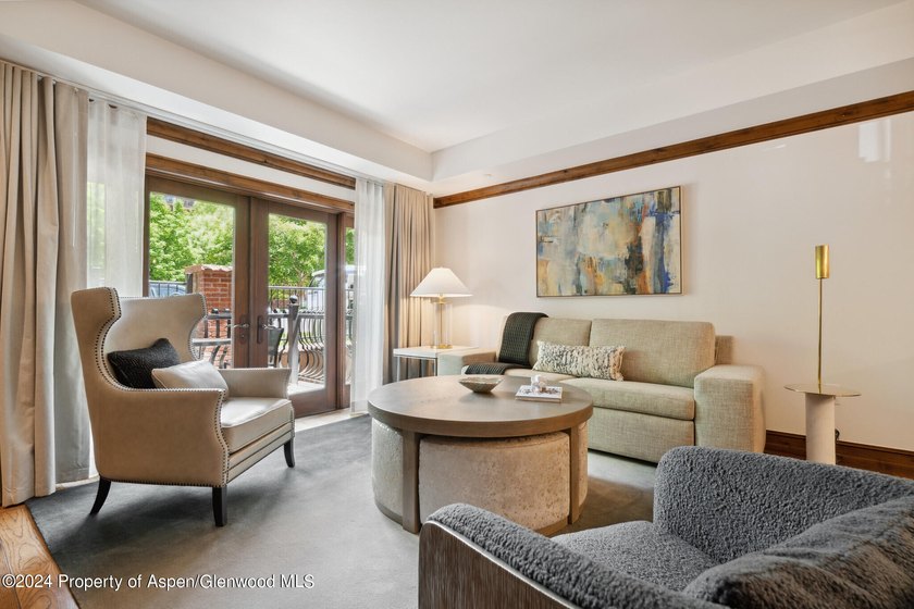 2024 renovations completed (including new decor, furniture - photo 7