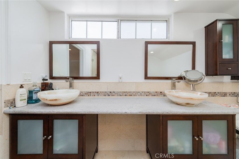 Hidden Gem for your Life-Style! Move-in Ready. Unobstructed view - photo 49