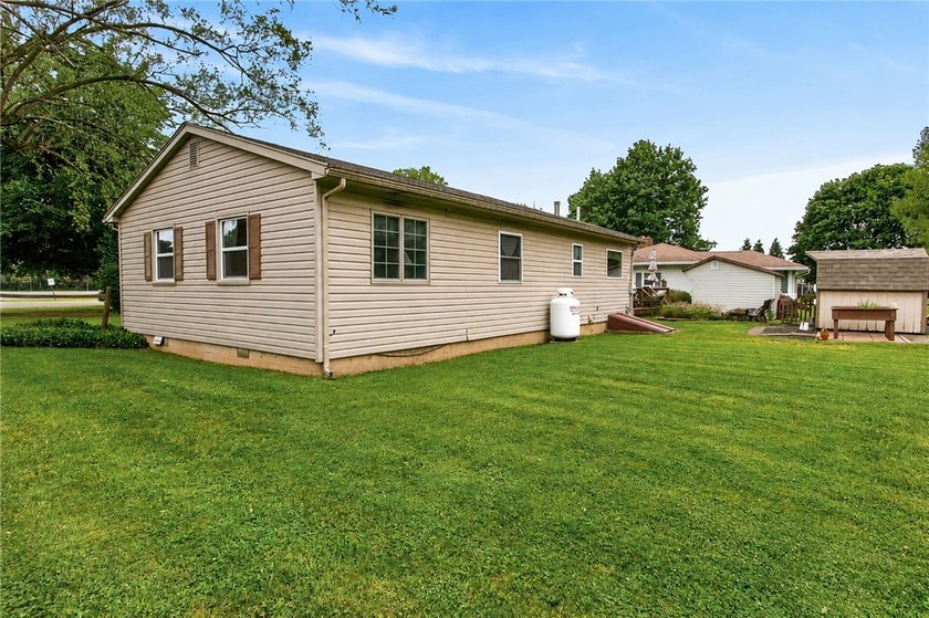 Country Roads Take Me Home! Welcome home to this charming 1,170 - photo 6