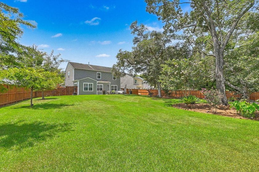 Welcome to the Oakfield neighborhood on Johns Island. Located - photo 20