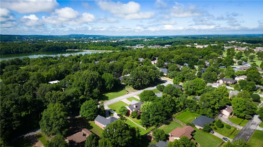 Welcome to Lake Road Estates! This spacious two-story home - photo 21