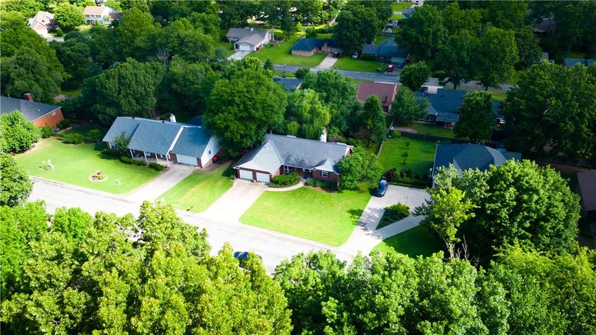 Welcome to Lake Road Estates! This spacious two-story home - photo 25