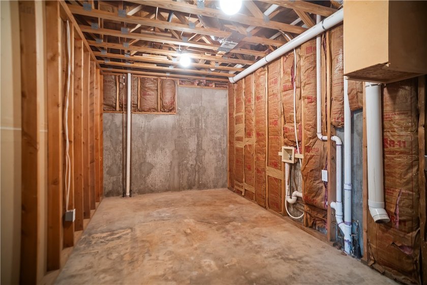 Welcome to Lake Road Estates! This spacious two-story home - photo 42