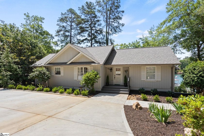 Water front home on beautiful lake Keowee in Keowee Key with - photo 2