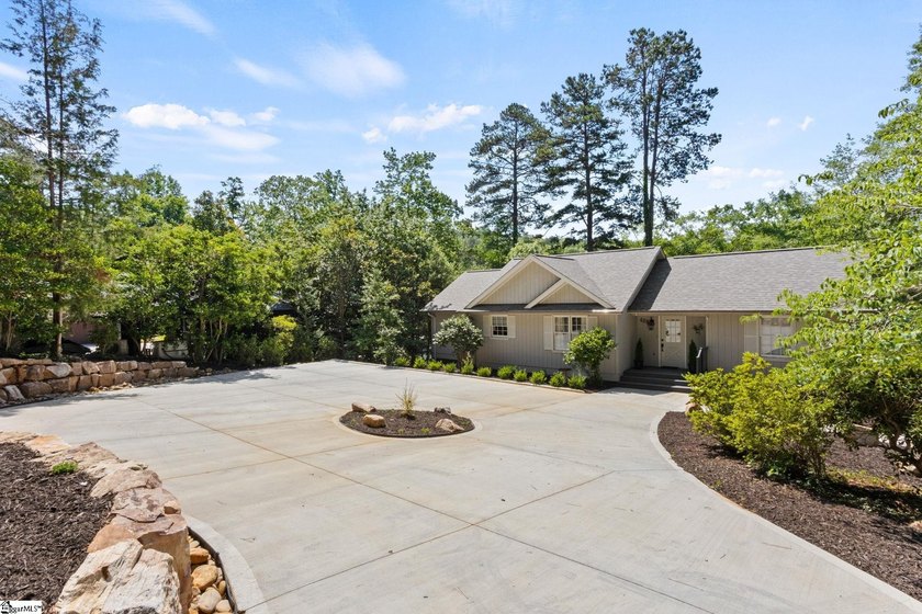 Water front home on beautiful lake Keowee in Keowee Key with - photo 3