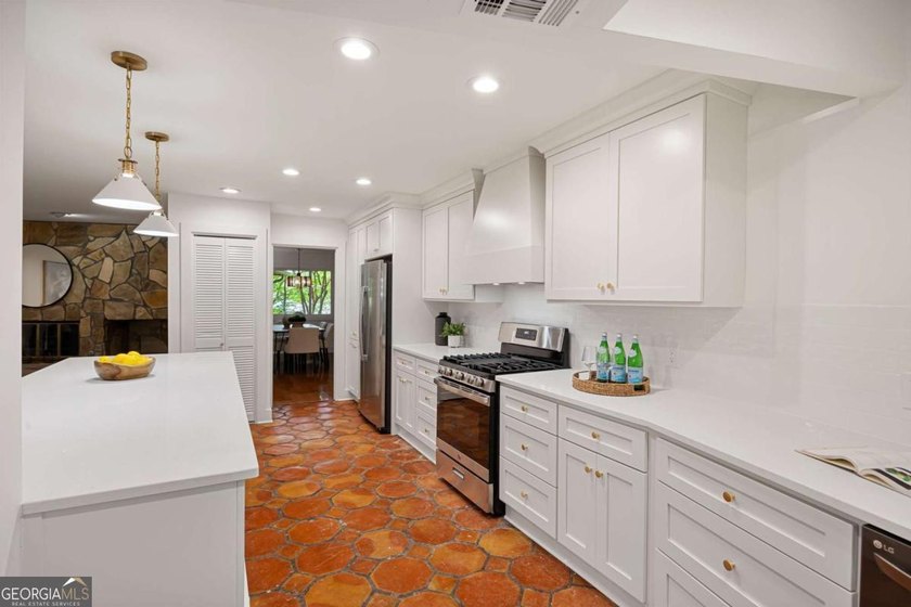 Move-in ready and beautifully updated, this modern ranch offers - photo 24