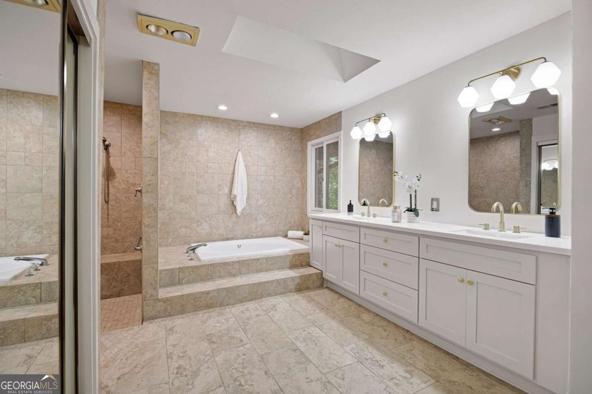 Move-in ready and beautifully updated, this modern ranch offers - photo 37