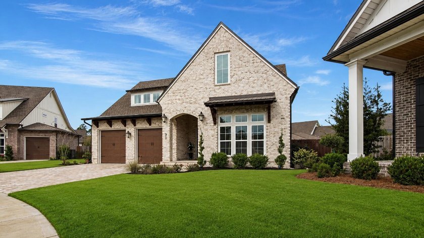 SPECIAL RATES AVAILABLE ON THIS HOME. CONTACT LISTING AGENT FOR - photo 3