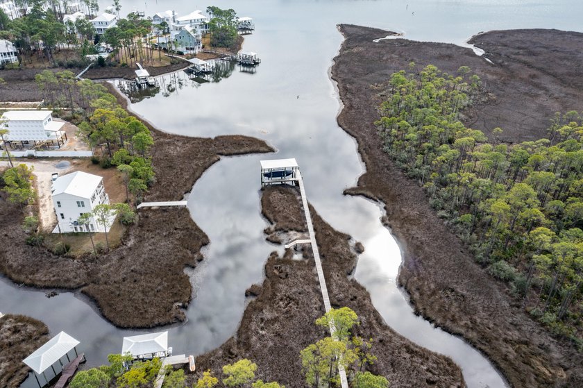 Beautiful waterfront lot, on protected area of Hogtown Bayou - photo 5