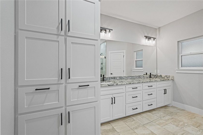 Welcome to 9518 Royal Oak Dr.! Built just three years ago and - photo 14