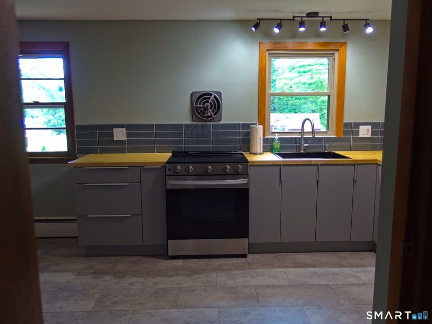 Welcome to 12 Silver dr; this lovely split-level home on a dead - photo 6