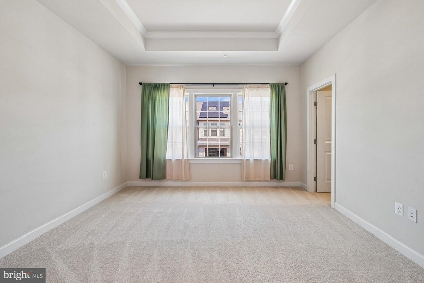 Opportunity is knocking ! The seller is offering $10,000 toward - photo 17