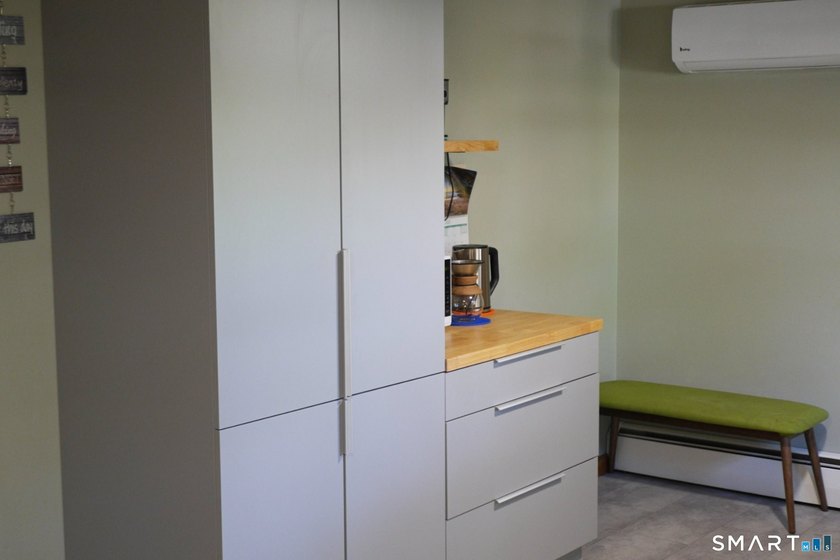 Welcome to 12 Silver dr; this lovely split-level home on a dead - photo 8