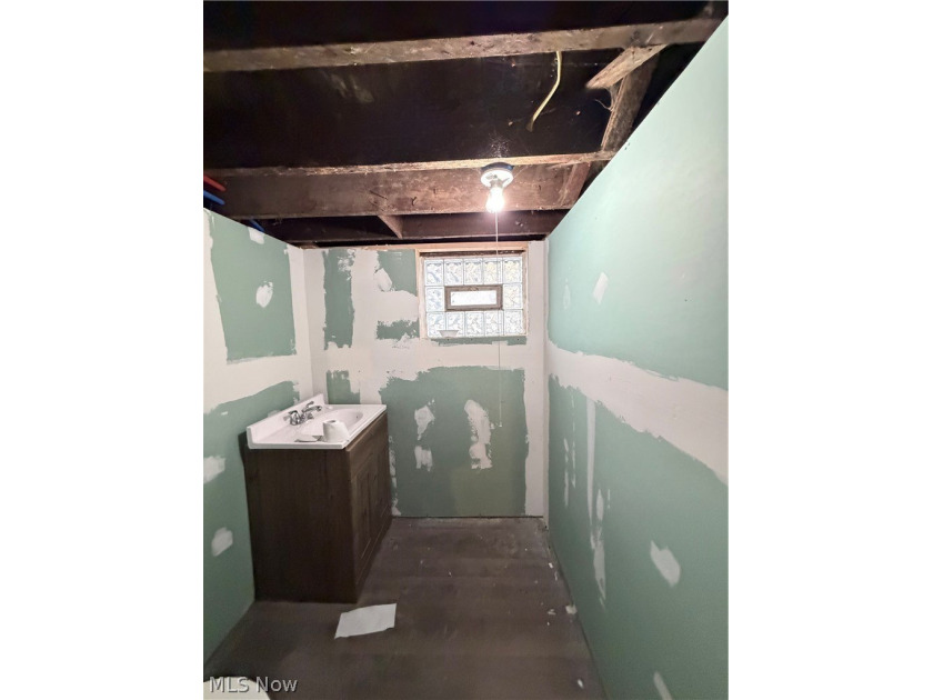 No wholesalers. No Seller financing. No low ball offers. This - photo 11