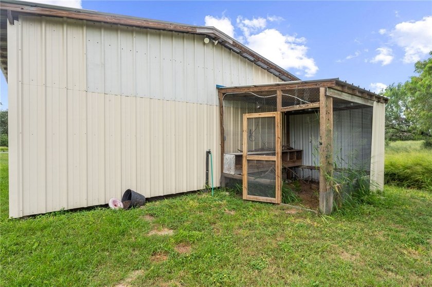 Country Living on 1.9 Acres in Sandia! Welcome to 100 County - photo 32