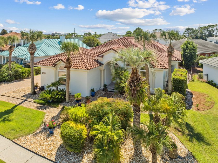 Fully renovated, turnkey beach home in the highly sought-after - photo 2