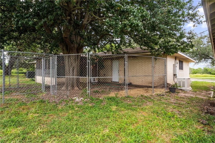 Country Living on 1.9 Acres in Sandia! Welcome to 100 County - photo 33