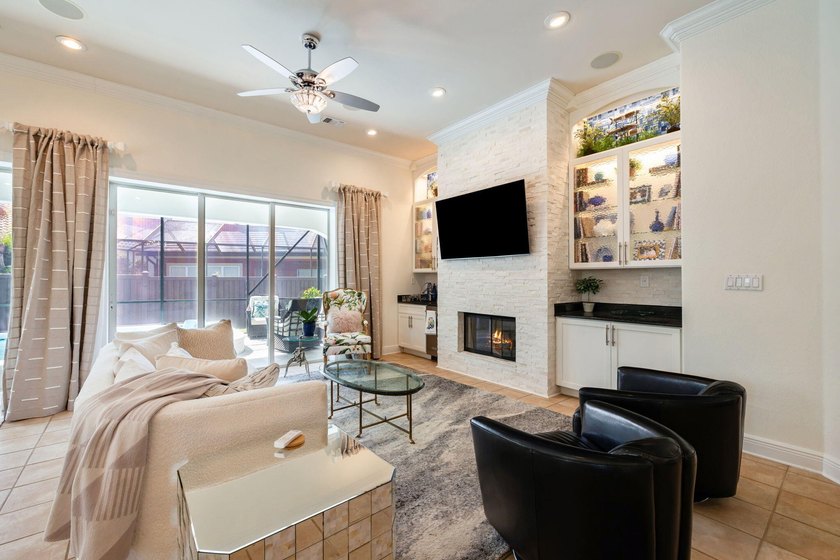Fully renovated, turnkey beach home in the highly sought-after - photo 9