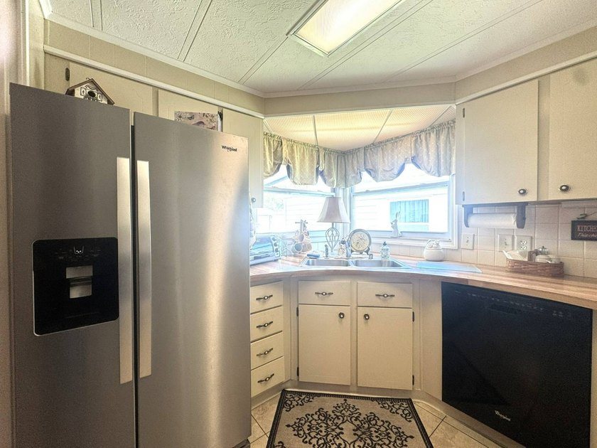 Welcome to your Florida paradise! Well maintained and furnished - photo 5