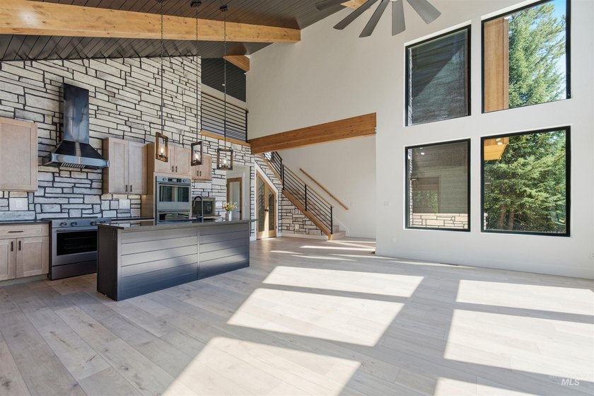 Exceptional homesite in the desirable Crane Shores community - photo 7