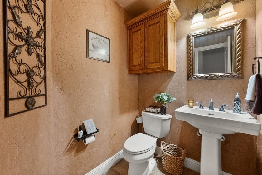 Welcome to your dream home! This beautifully maintained 4 - photo 15