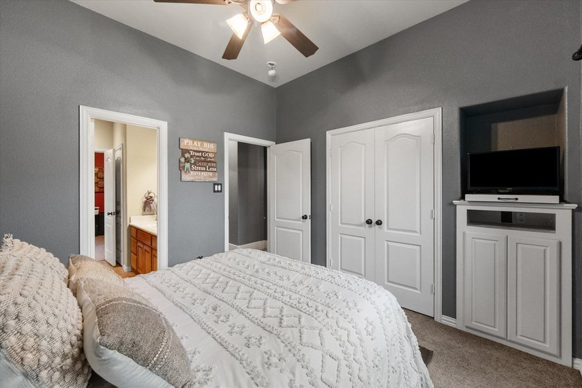Welcome to your dream home! This beautifully maintained 4 - photo 22