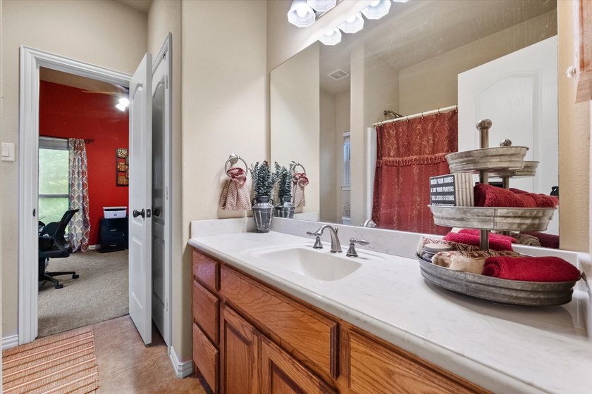 Welcome to your dream home! This beautifully maintained 4 - photo 23