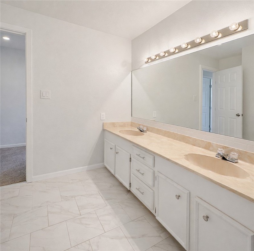 Welcome to this spacious 4-bedroom, 2-bathroom two-story home - photo 12