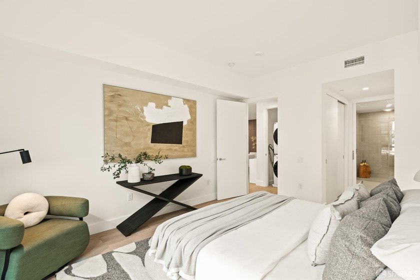 The Residences at Yerba Buena Island offer a rare opportunity to - photo 15