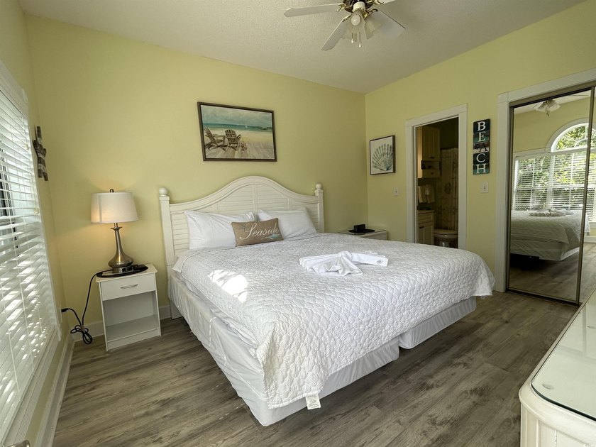 GORGEOUS REMODELED SECOND FLOOR TWO BEDROOM VILLLA IN - photo 19