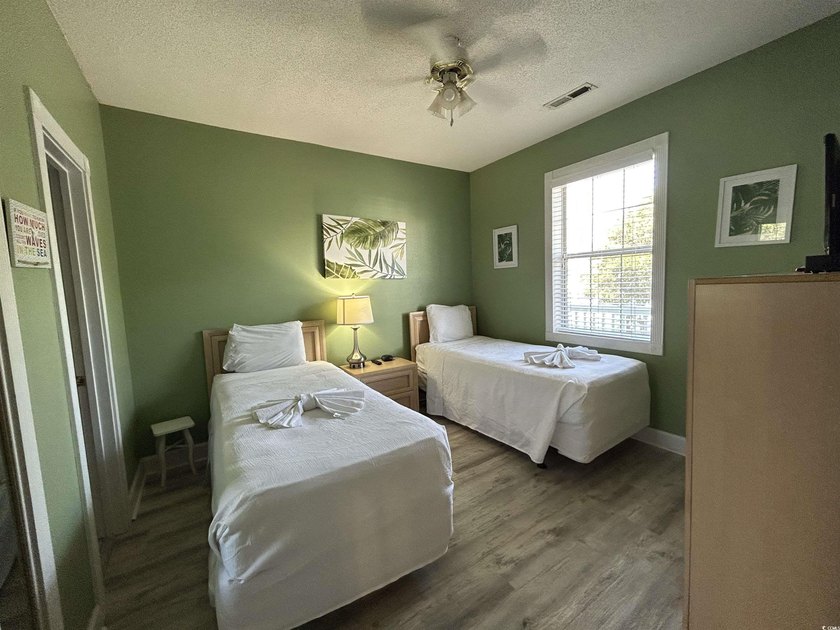 GORGEOUS REMODELED SECOND FLOOR TWO BEDROOM VILLLA IN - photo 25
