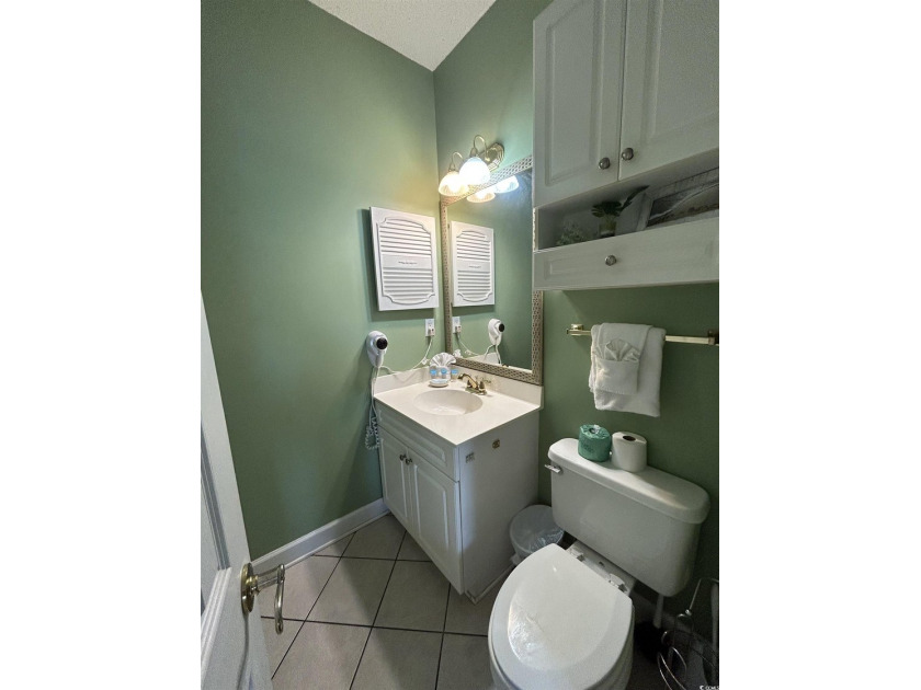 GORGEOUS REMODELED SECOND FLOOR TWO BEDROOM VILLLA IN - photo 26